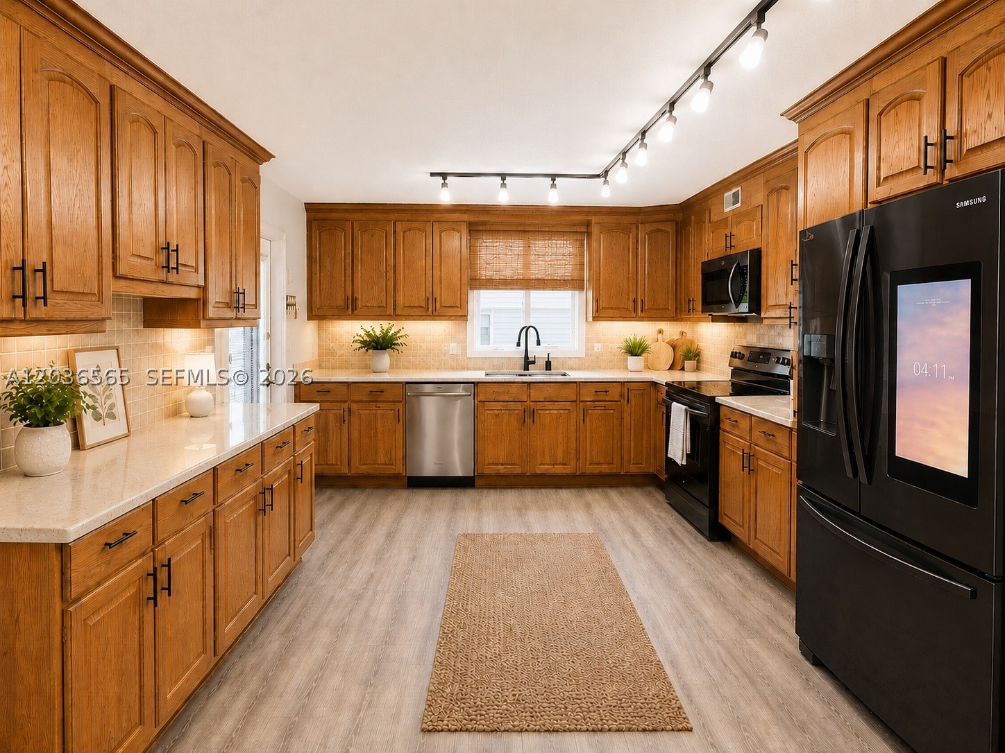 FOUR SEA SUNS CONDO - Residential Lease