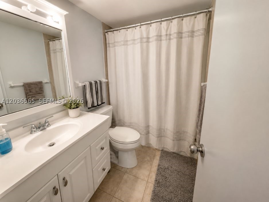 FOUR SEA SUNS CONDO - Residential Lease