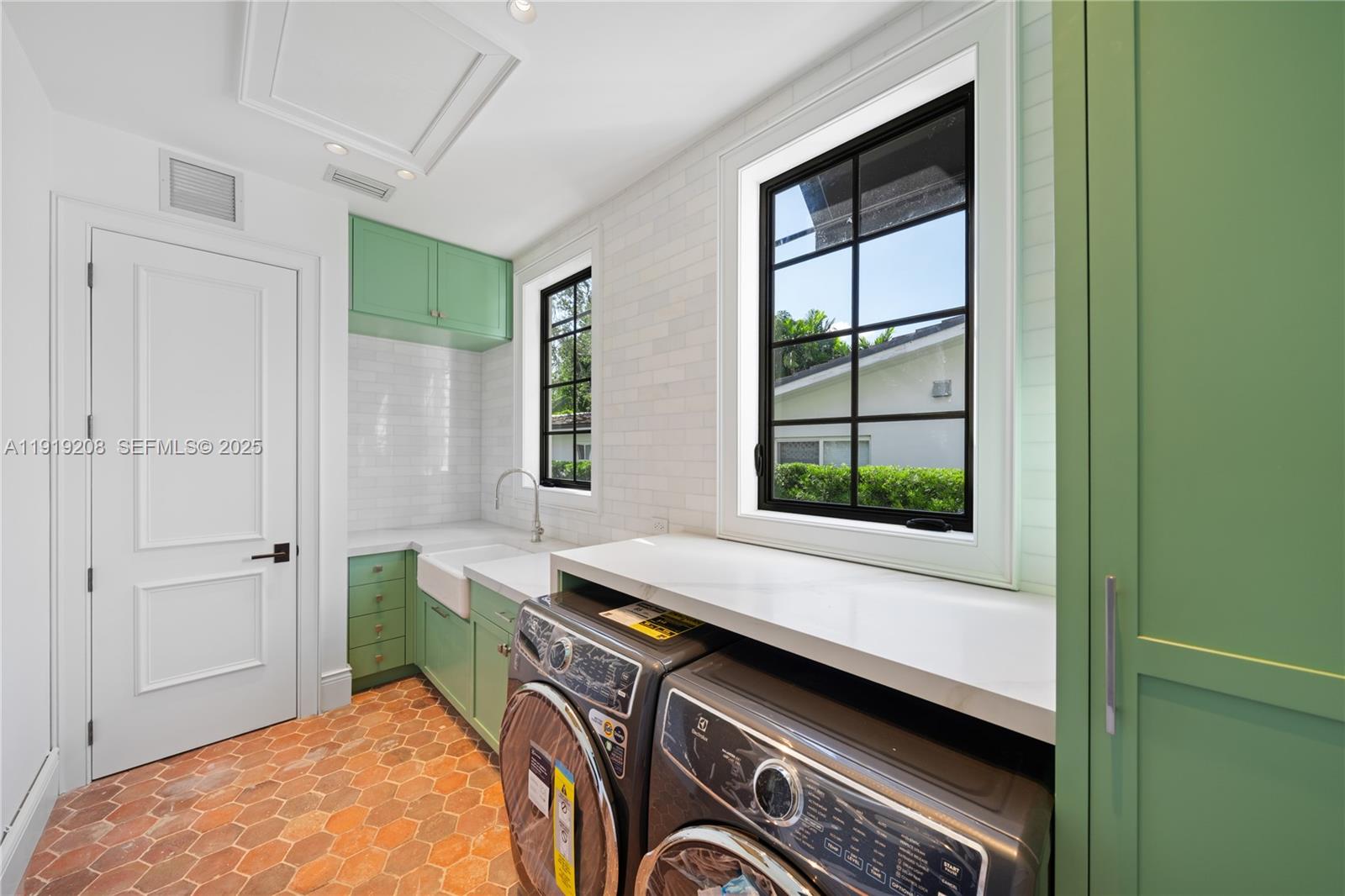 CORAL GABLES SEC E - Residential