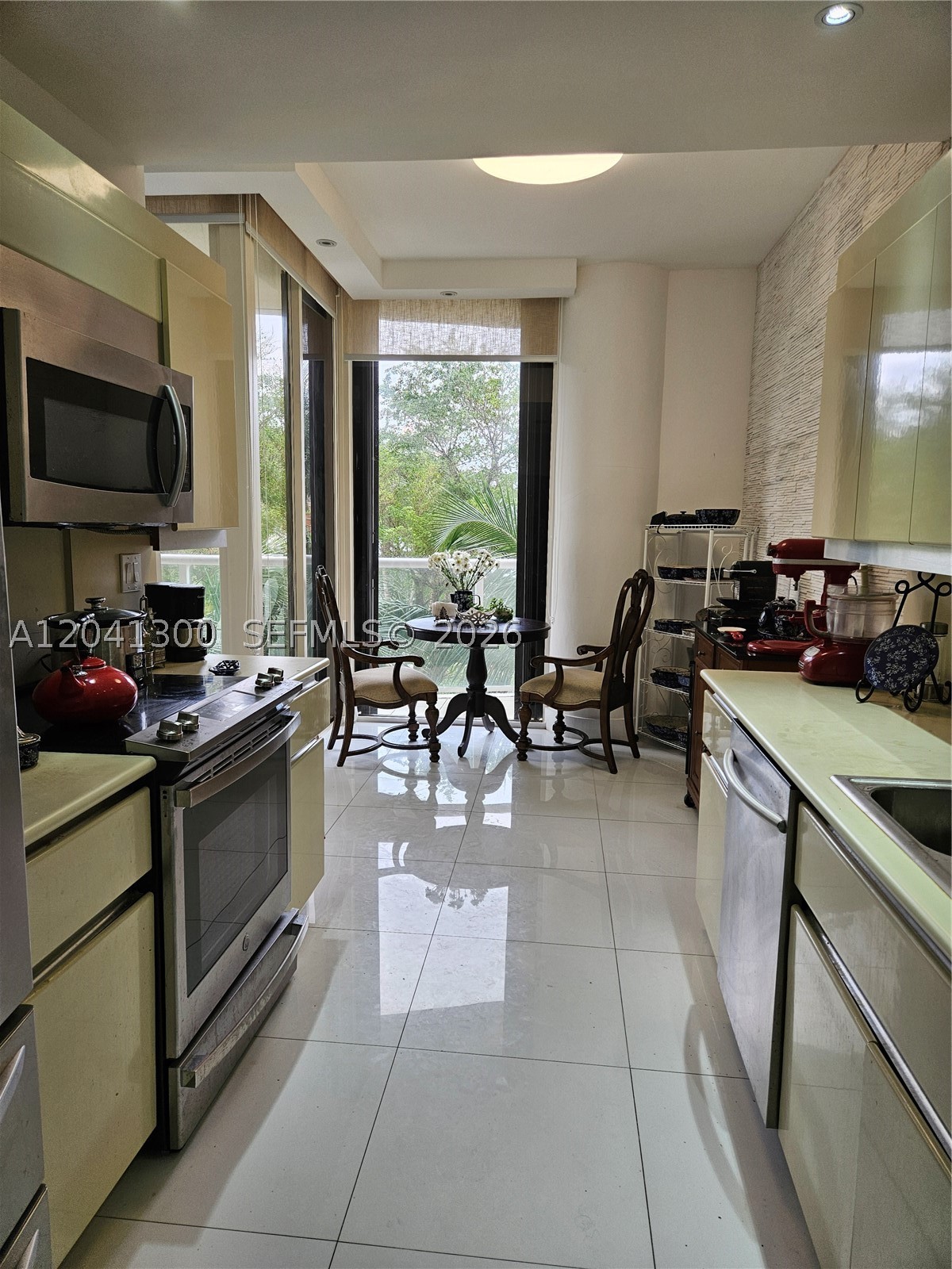 4000 ISL BLVD WILLIAMS IS - Residential