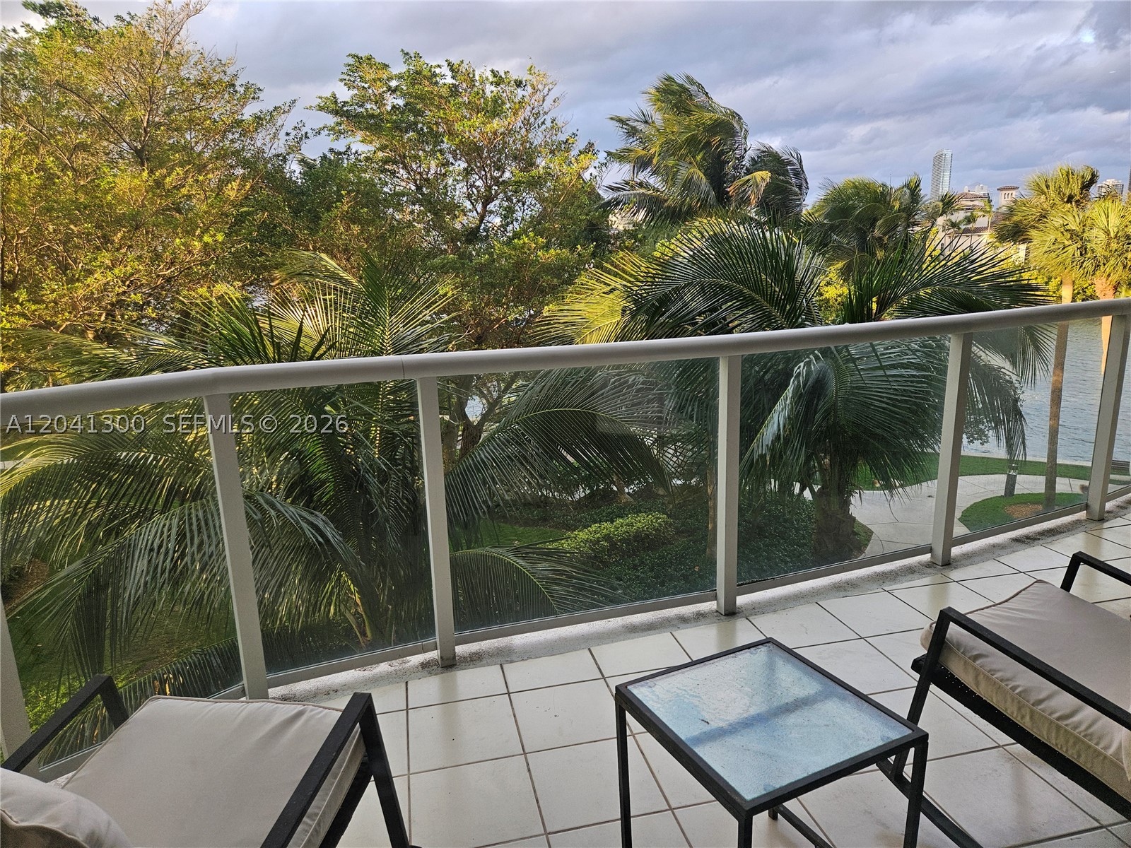 4000 ISL BLVD WILLIAMS IS - Residential