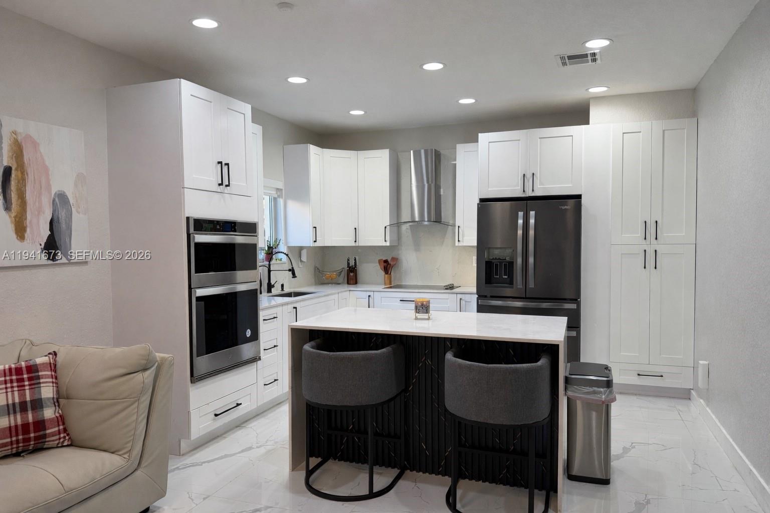 LAKES BY THE BAY KAYE - Residential
