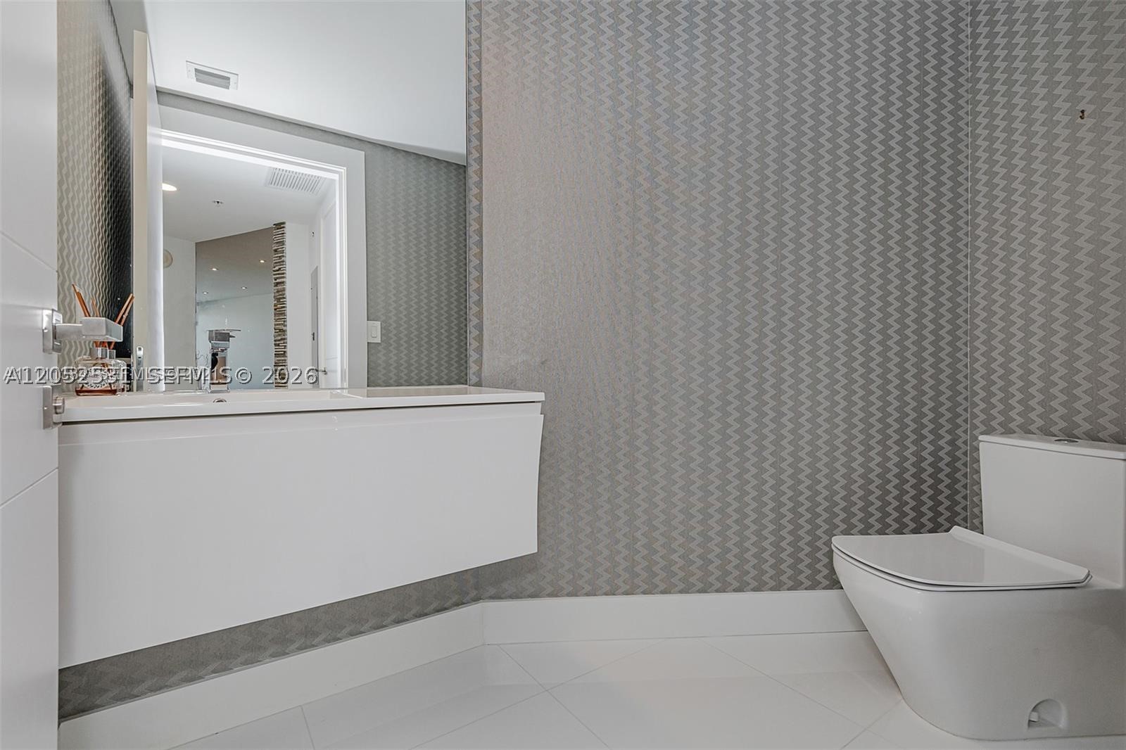 TRUMP ROYALE CONDO - Residential