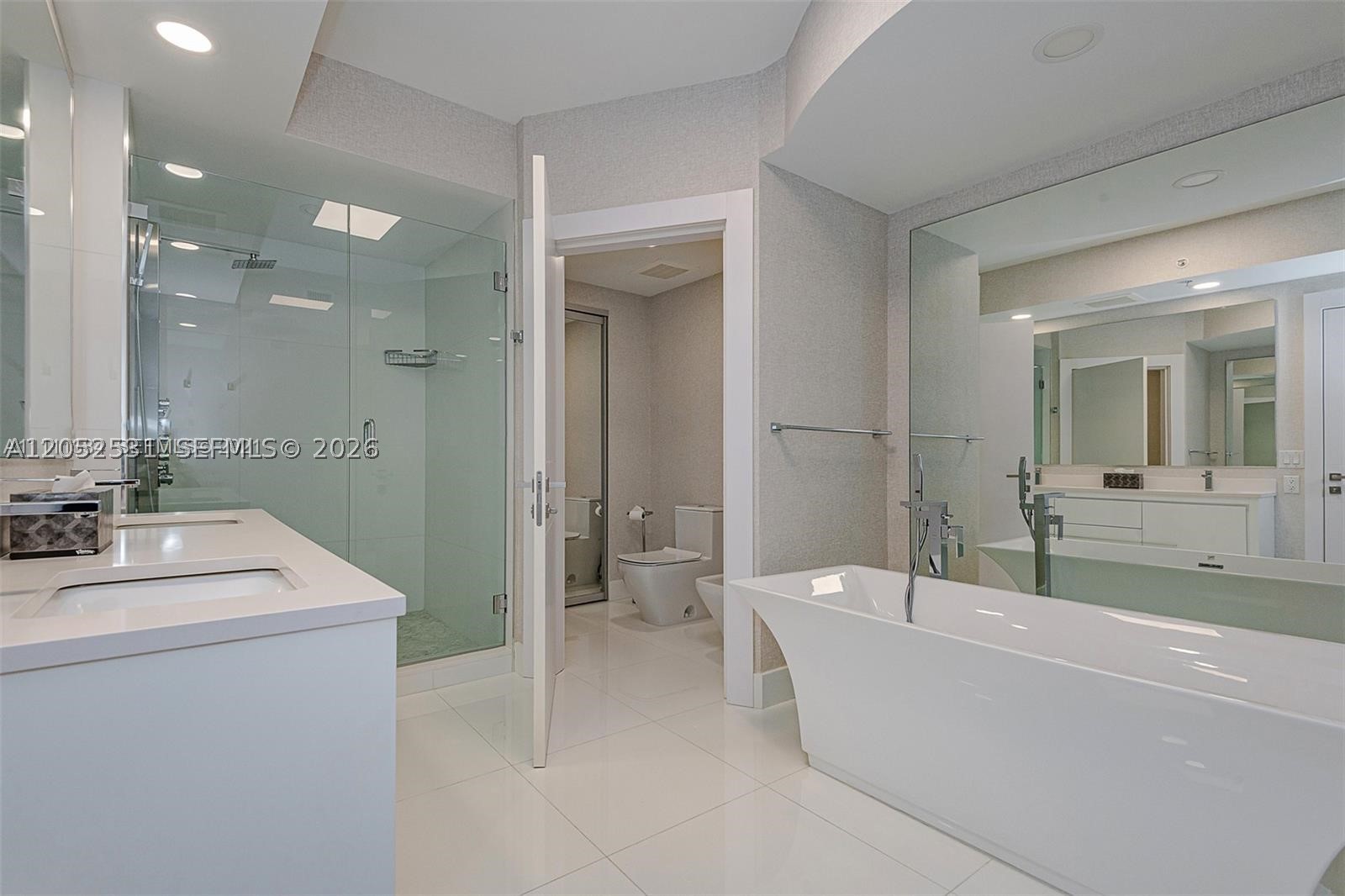 TRUMP ROYALE CONDO - Residential