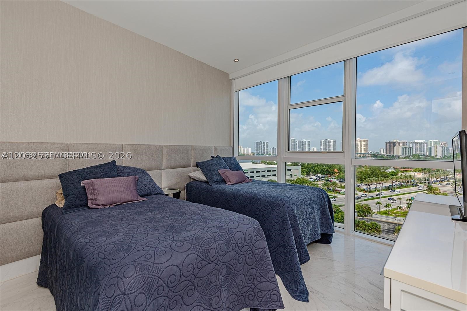 TRUMP ROYALE CONDO - Residential