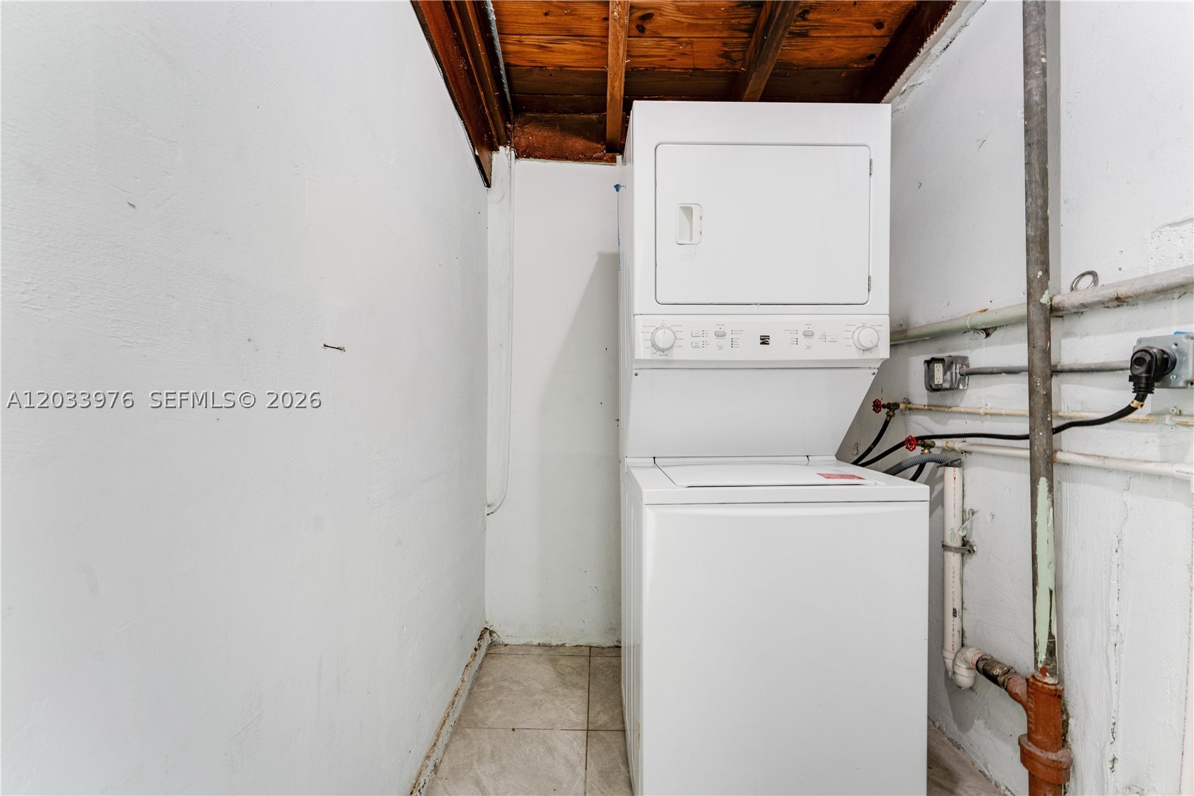 N MIAMI ESTATES - Residential