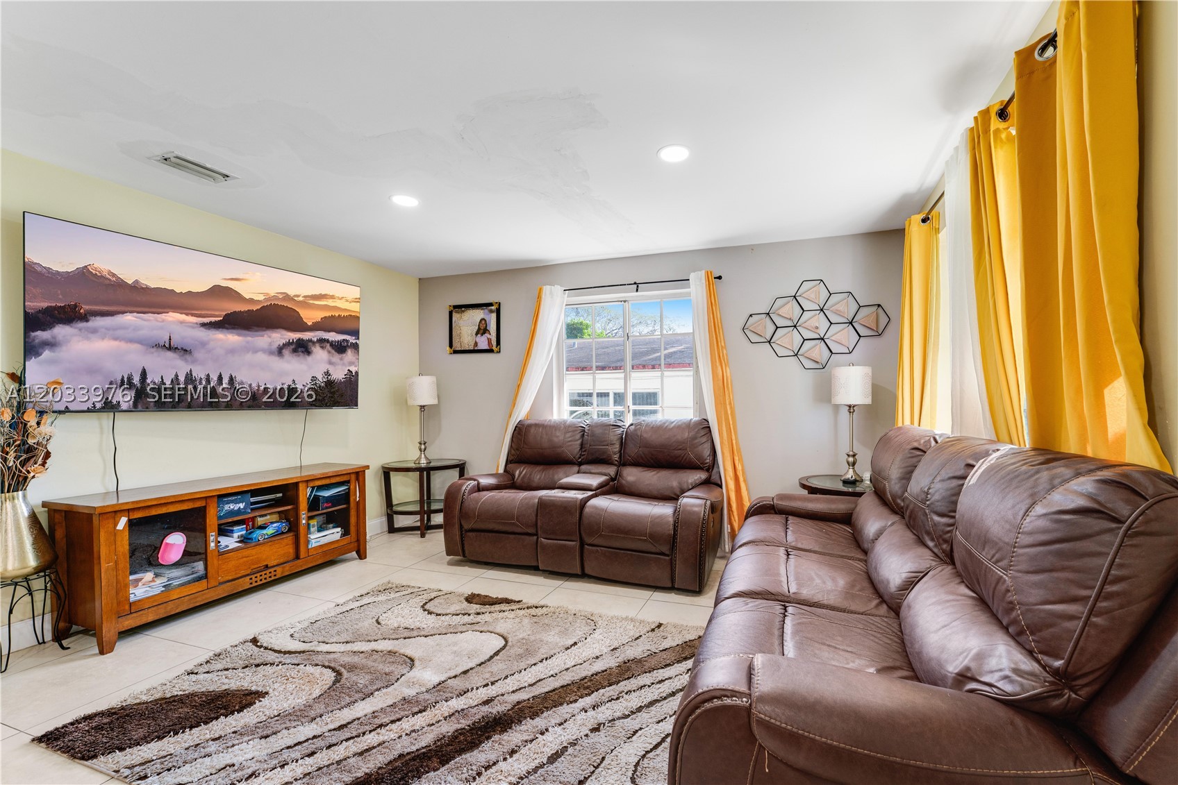 N MIAMI ESTATES - Residential