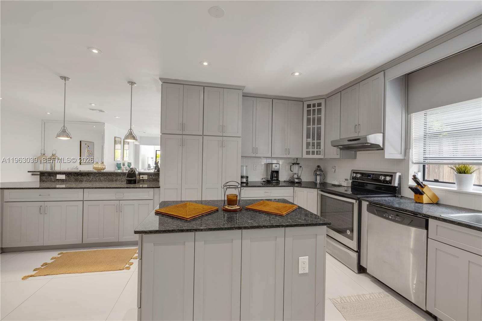 BISCAYNE BEACH-2ND ADDN - Residential