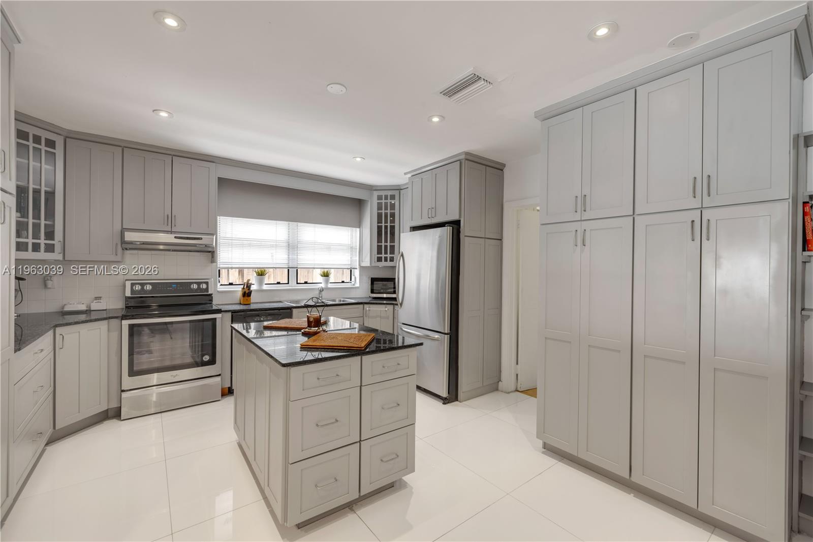BISCAYNE BEACH-2ND ADDN - Residential