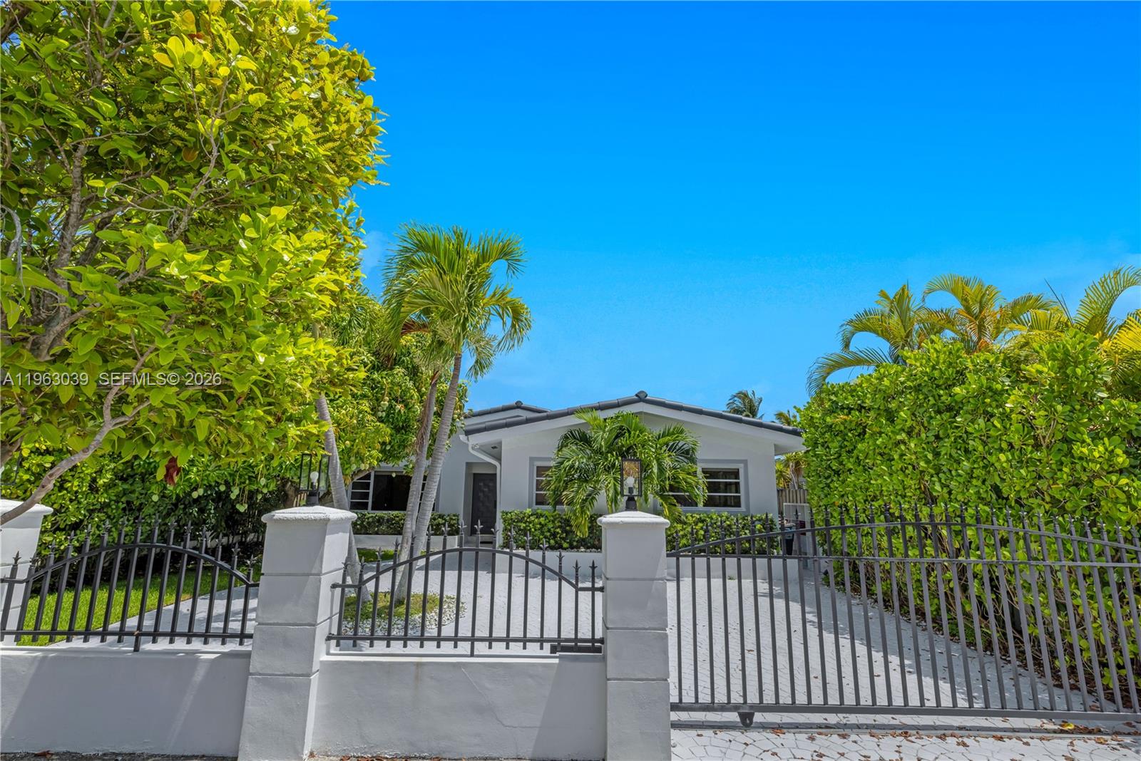 BISCAYNE BEACH-2ND ADDN - Residential