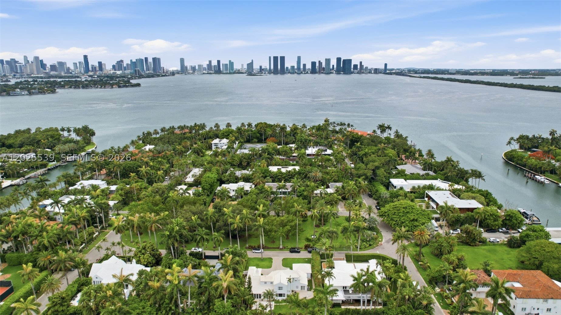 SUNSET ISLANDS-ISLAND NO 2 - Residential
