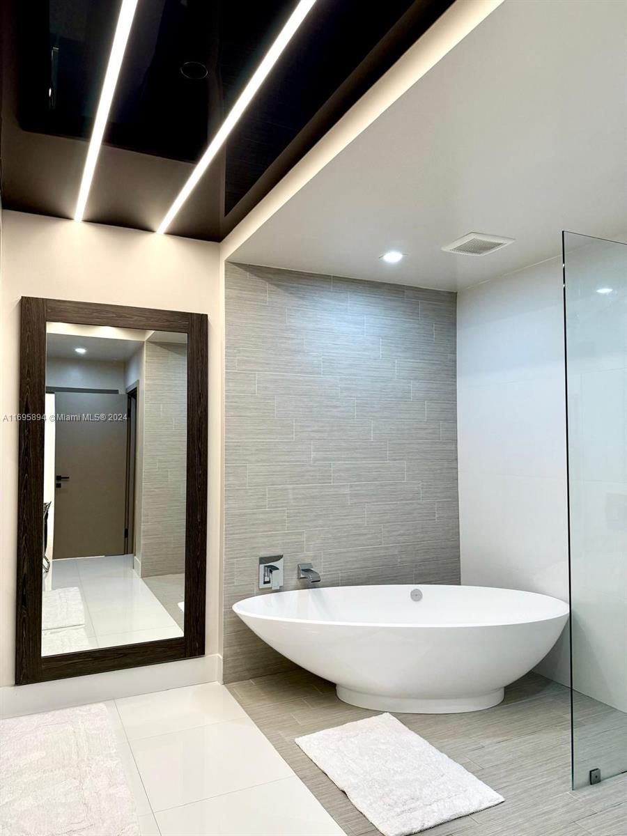 PARQUE TOWERS CONDO - Residential