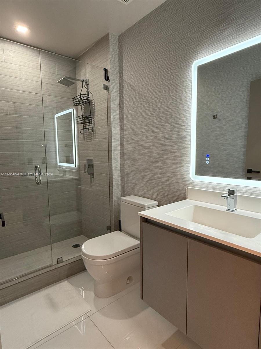 PARQUE TOWERS CONDO - Residential