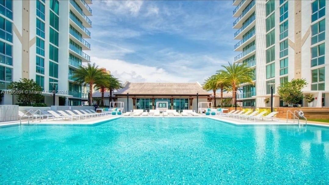 PARQUE TOWERS CONDO - Residential