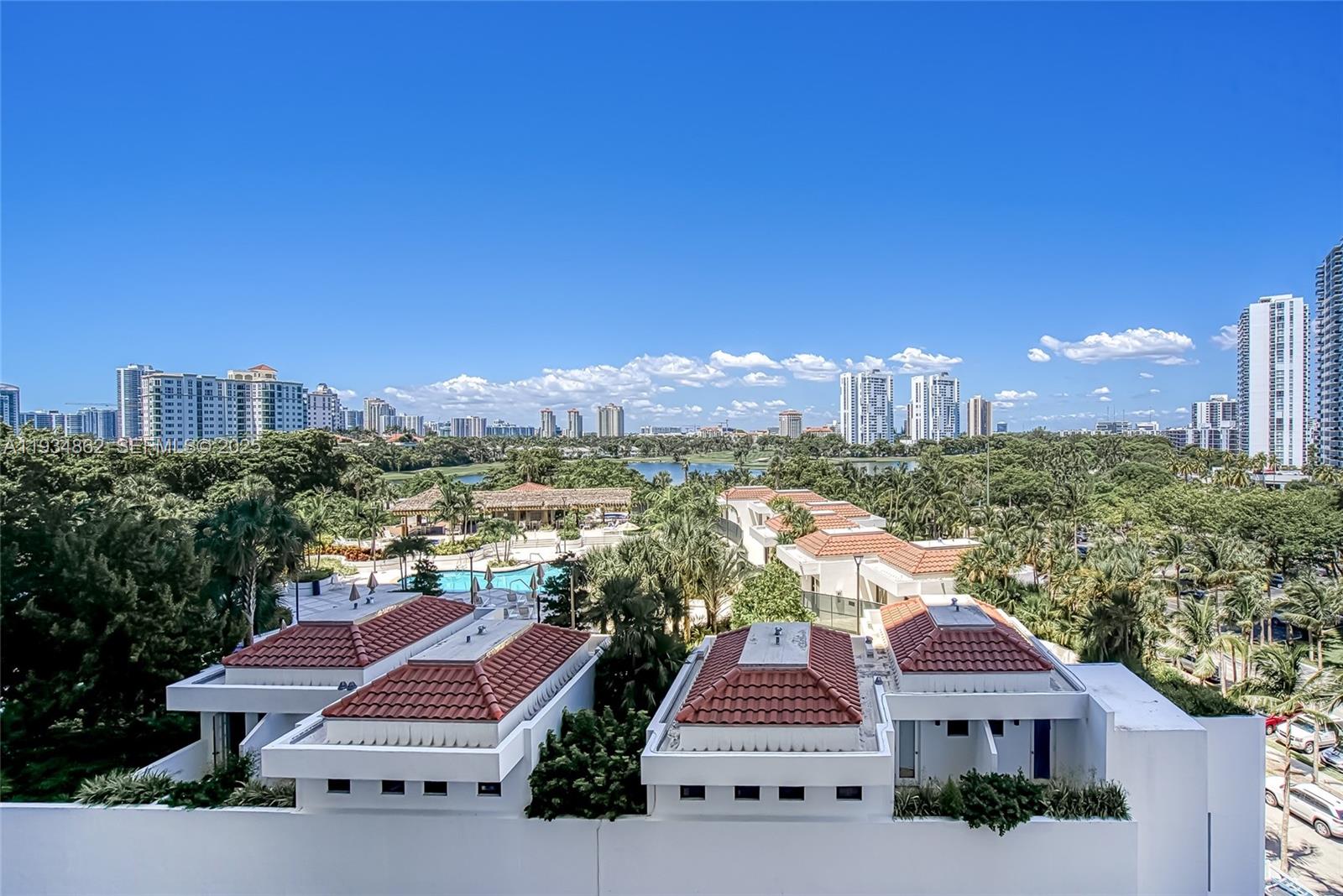 HAMPTONS WEST CONDO - Residential