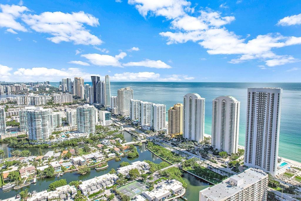 TURNBERRY OCEAN COLONY - Residential