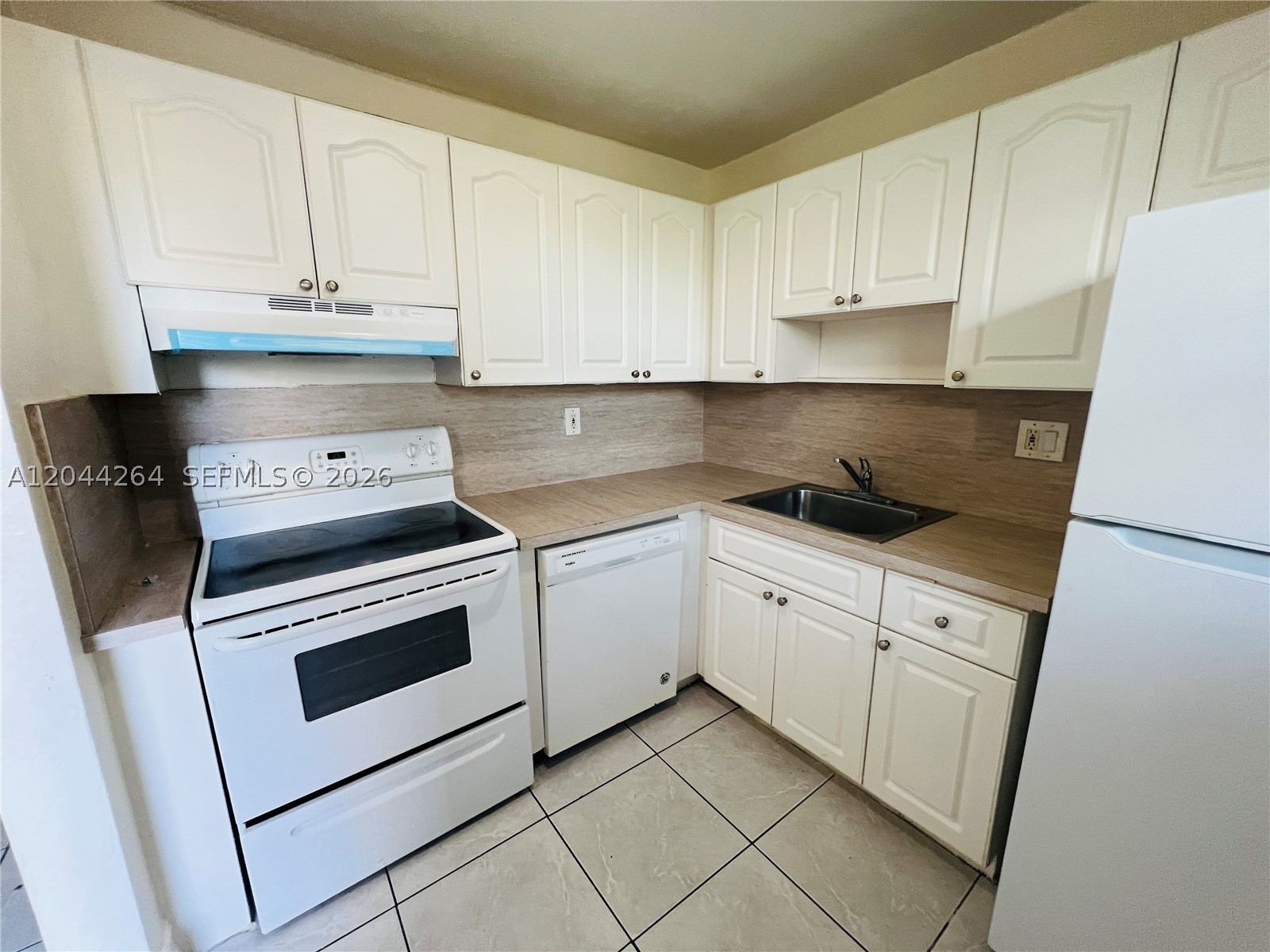 VILLA GARCEZ CONDO - Residential Lease