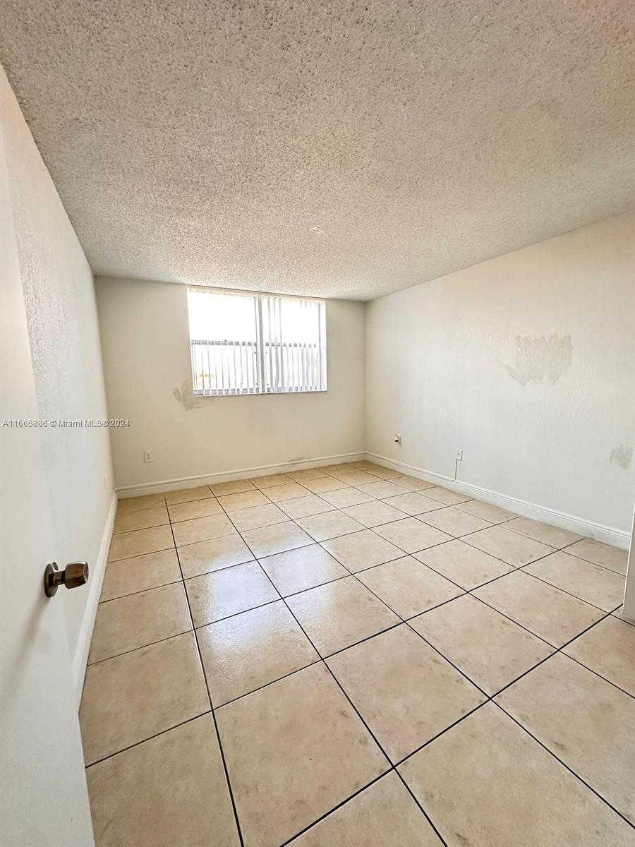 BAYVIEW PALMS CONDO - Residential Lease