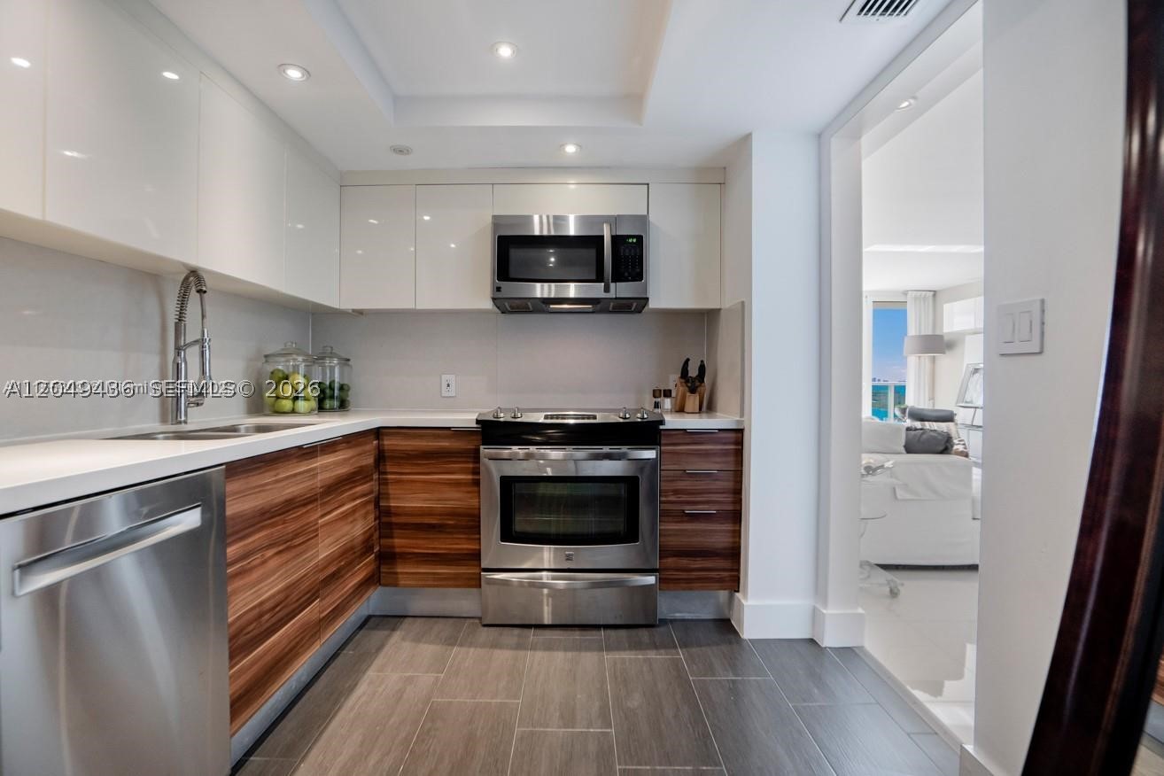 ARLEN HOUSE EAST CONDO - Residential Lease