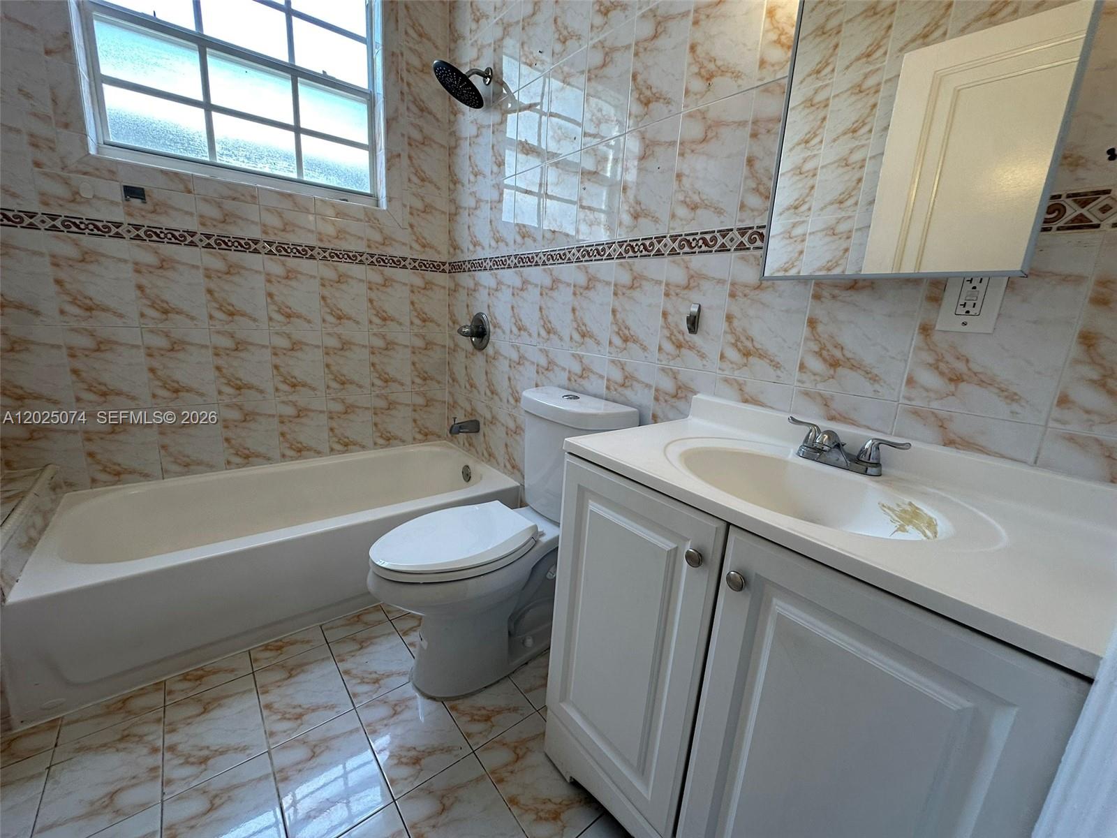 VEDADO - Residential Lease