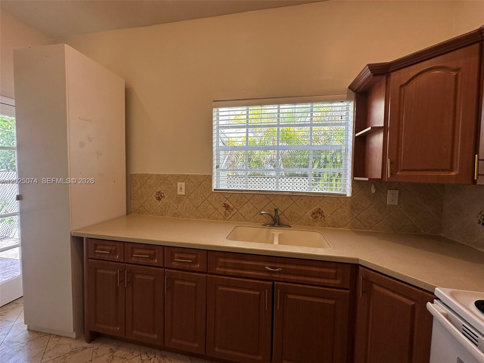 VEDADO - Residential Lease