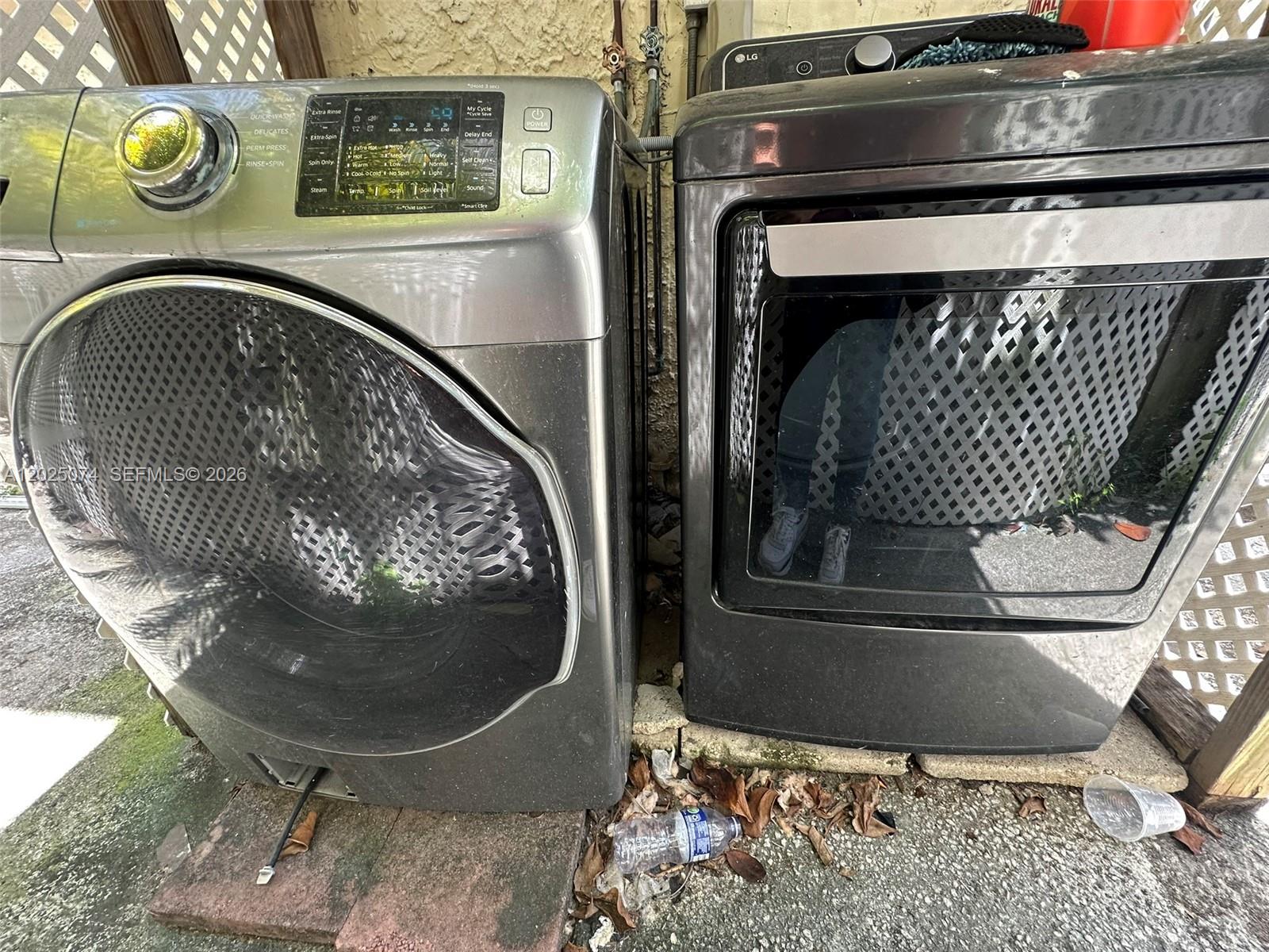 VEDADO - Residential Lease