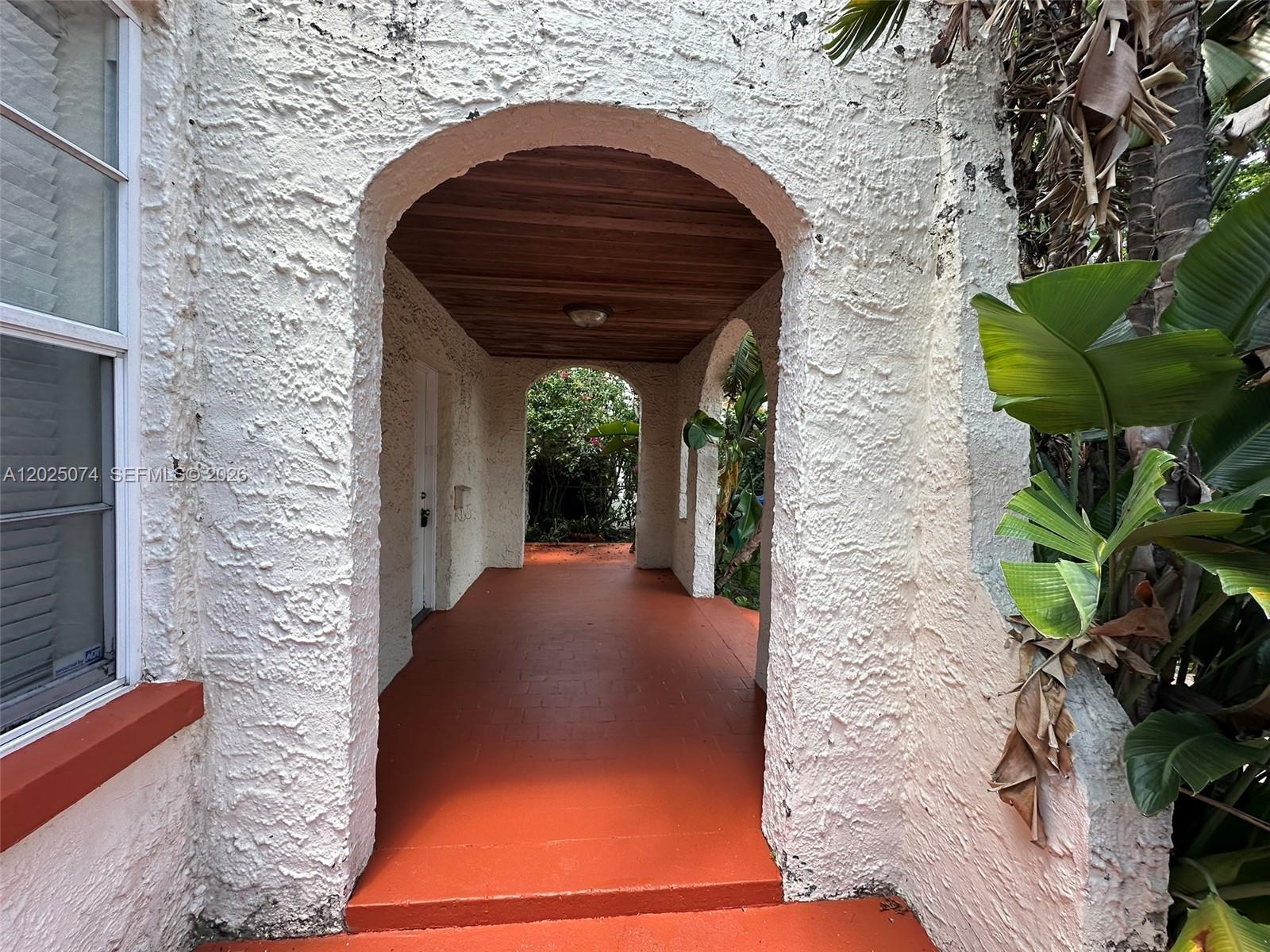 VEDADO - Residential Lease