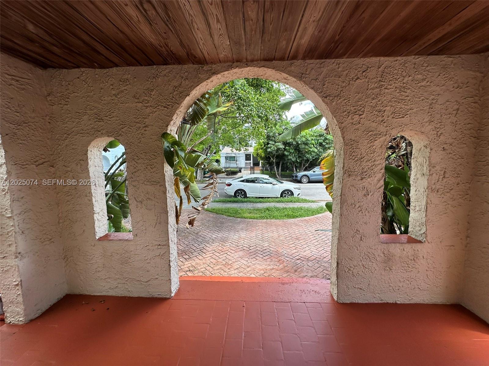 VEDADO - Residential Lease