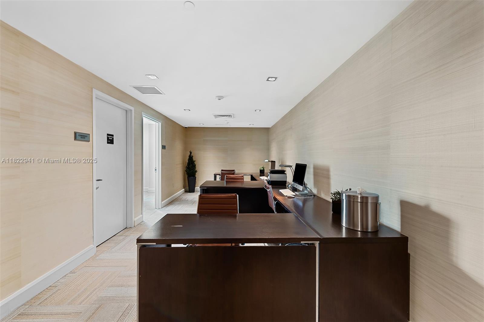 THE PLAZA 851 BRICKELL CO - Residential Lease