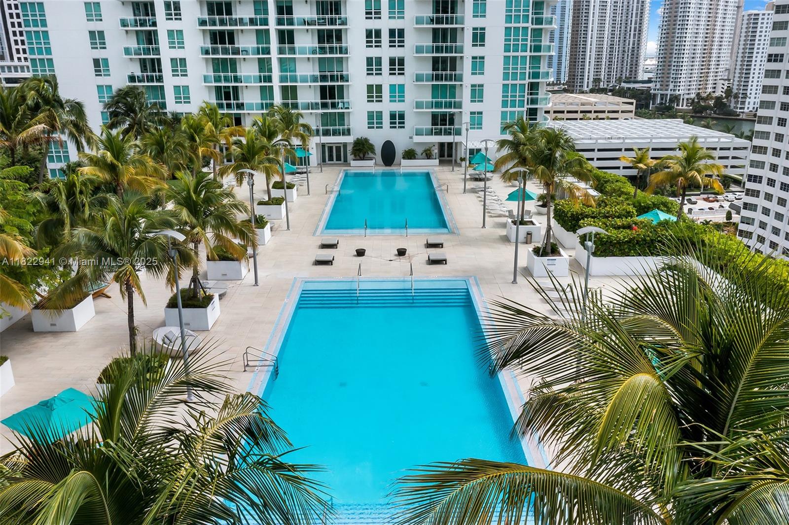 THE PLAZA 851 BRICKELL CO - Residential Lease