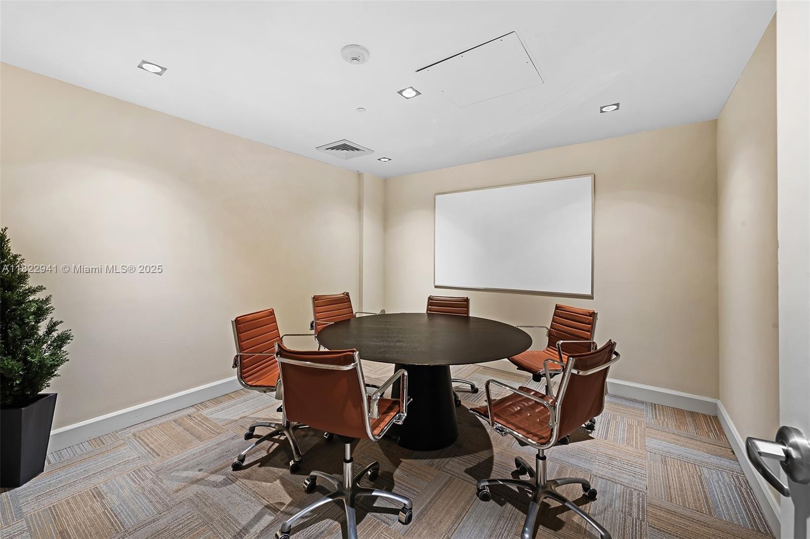 THE PLAZA 851 BRICKELL CO - Residential Lease