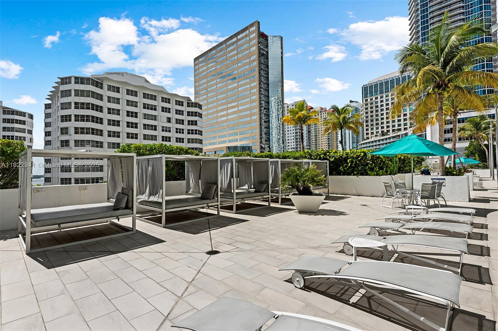 THE PLAZA 851 BRICKELL CO - Residential Lease