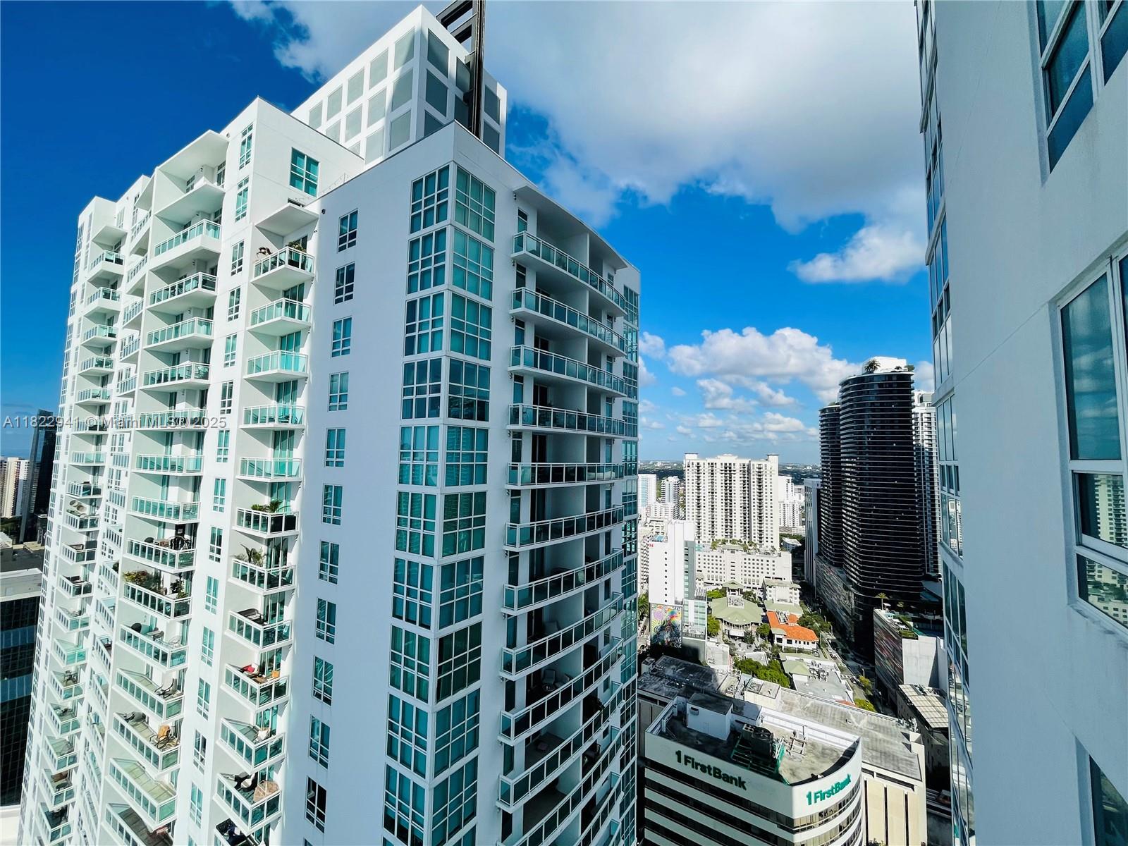 THE PLAZA 851 BRICKELL CO - Residential Lease