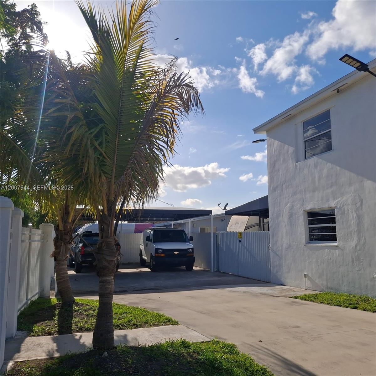 FLAMINGO PARK - Residential