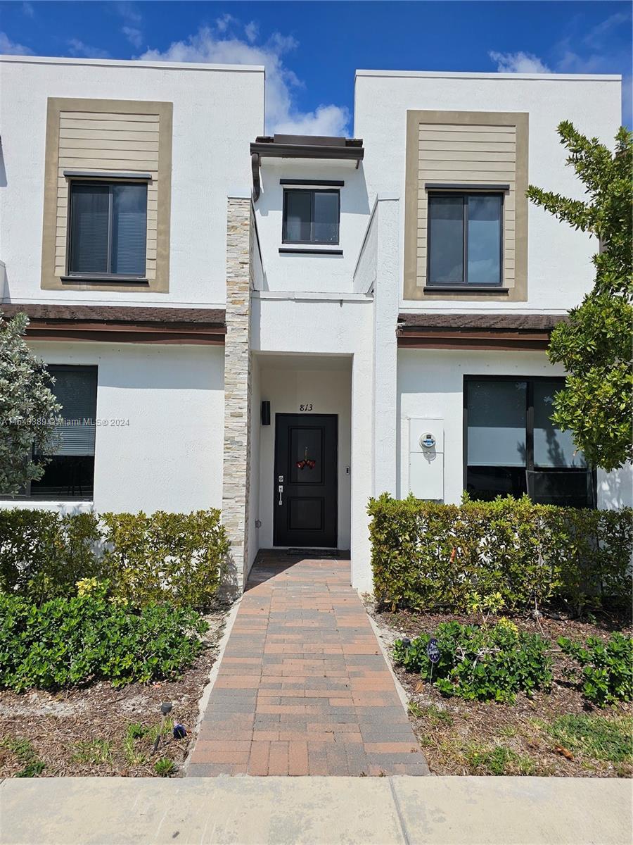 VIA VENTURA NEIGHBORHOOD - Residential Lease