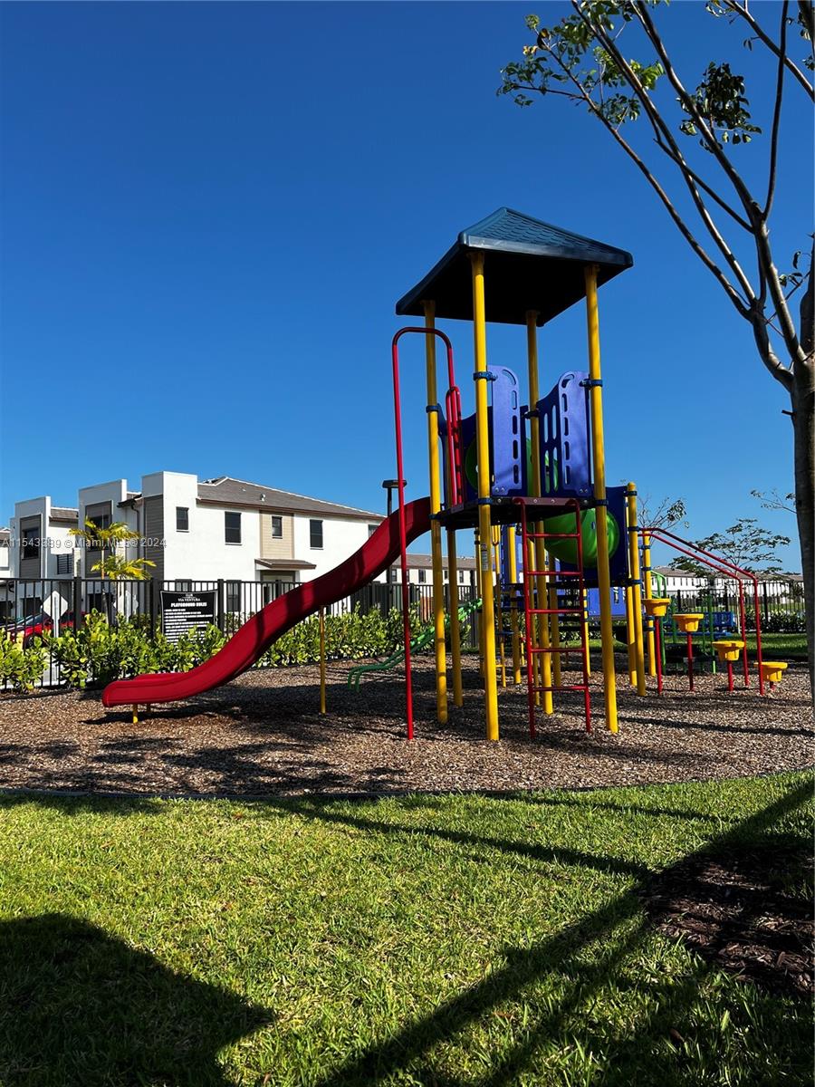 VIA VENTURA NEIGHBORHOOD - Residential Lease