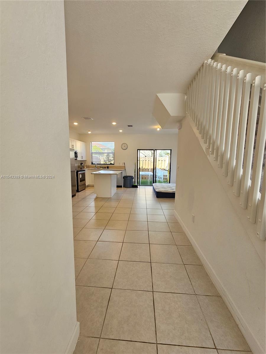 VIA VENTURA NEIGHBORHOOD - Residential Lease