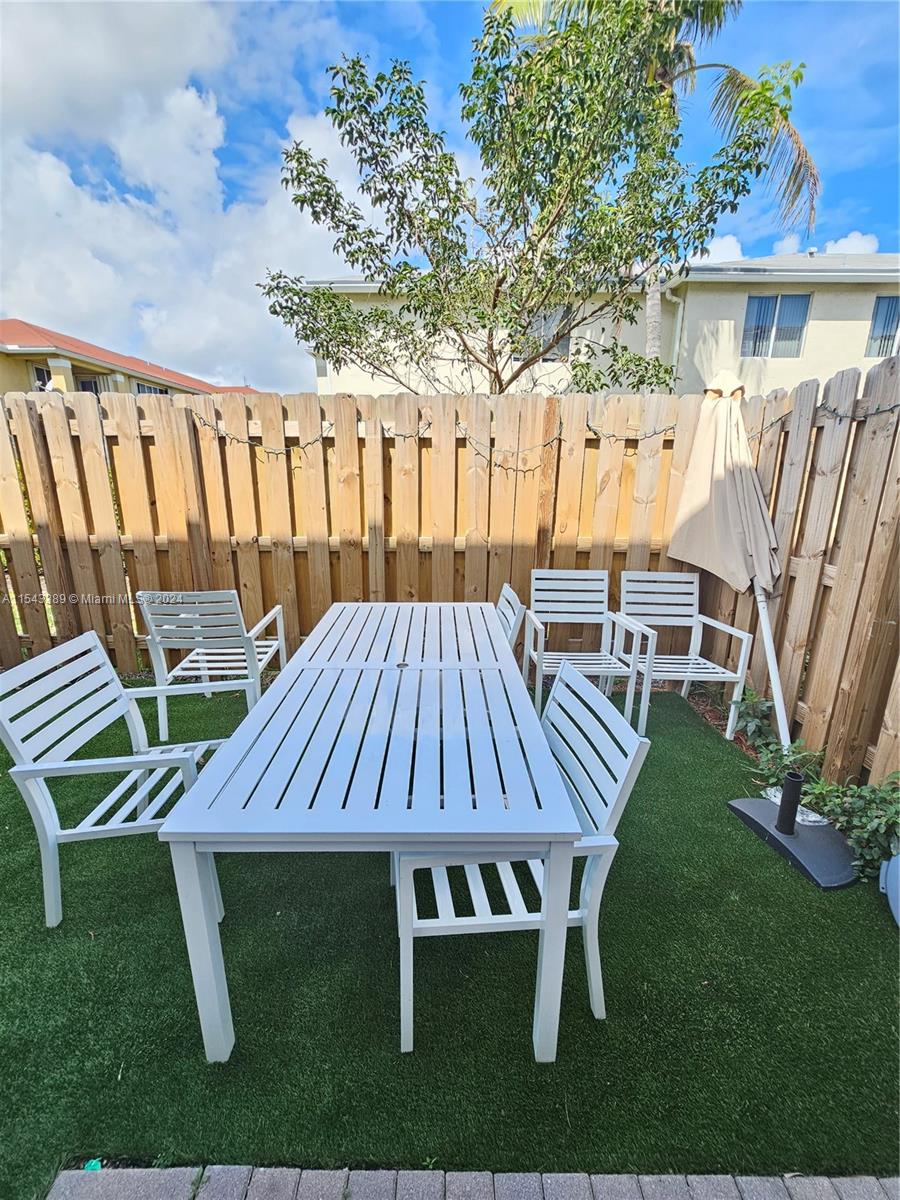 VIA VENTURA NEIGHBORHOOD - Residential Lease