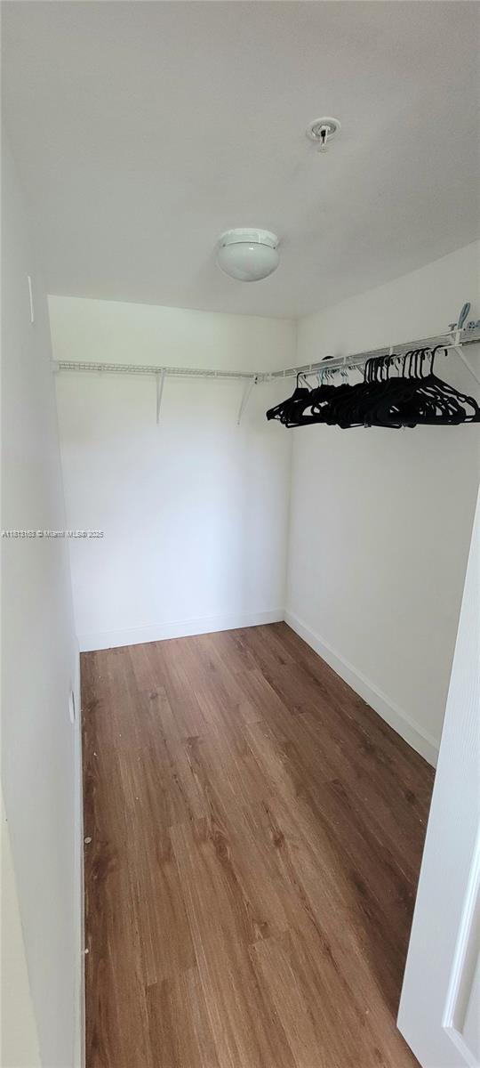 THE COURTS AT BAYSHORE II - Residential Lease