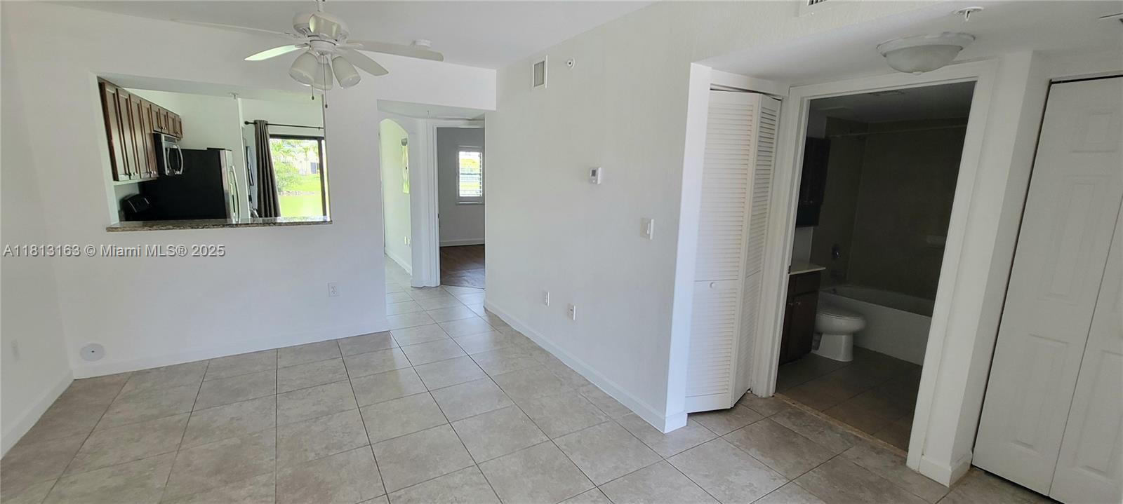 THE COURTS AT BAYSHORE II - Residential Lease