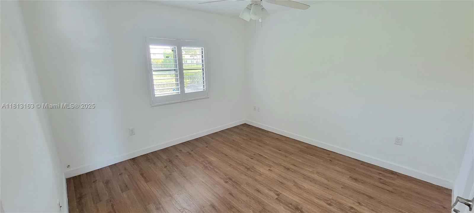THE COURTS AT BAYSHORE II - Residential Lease