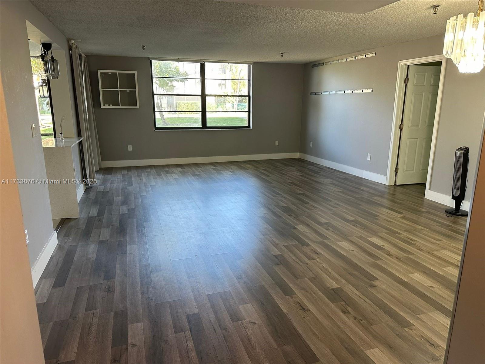 COCO WOOD CONDO - Residential