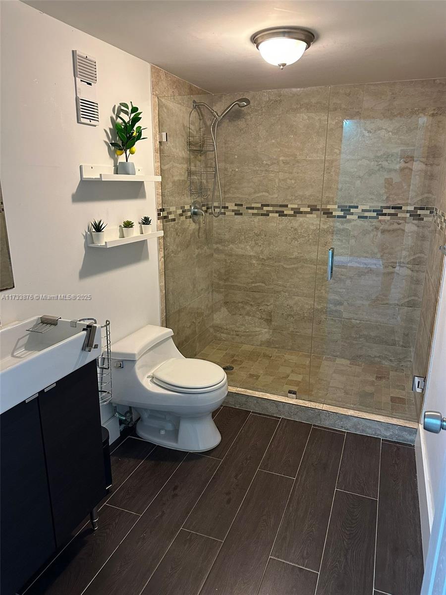 COCO WOOD CONDO - Residential