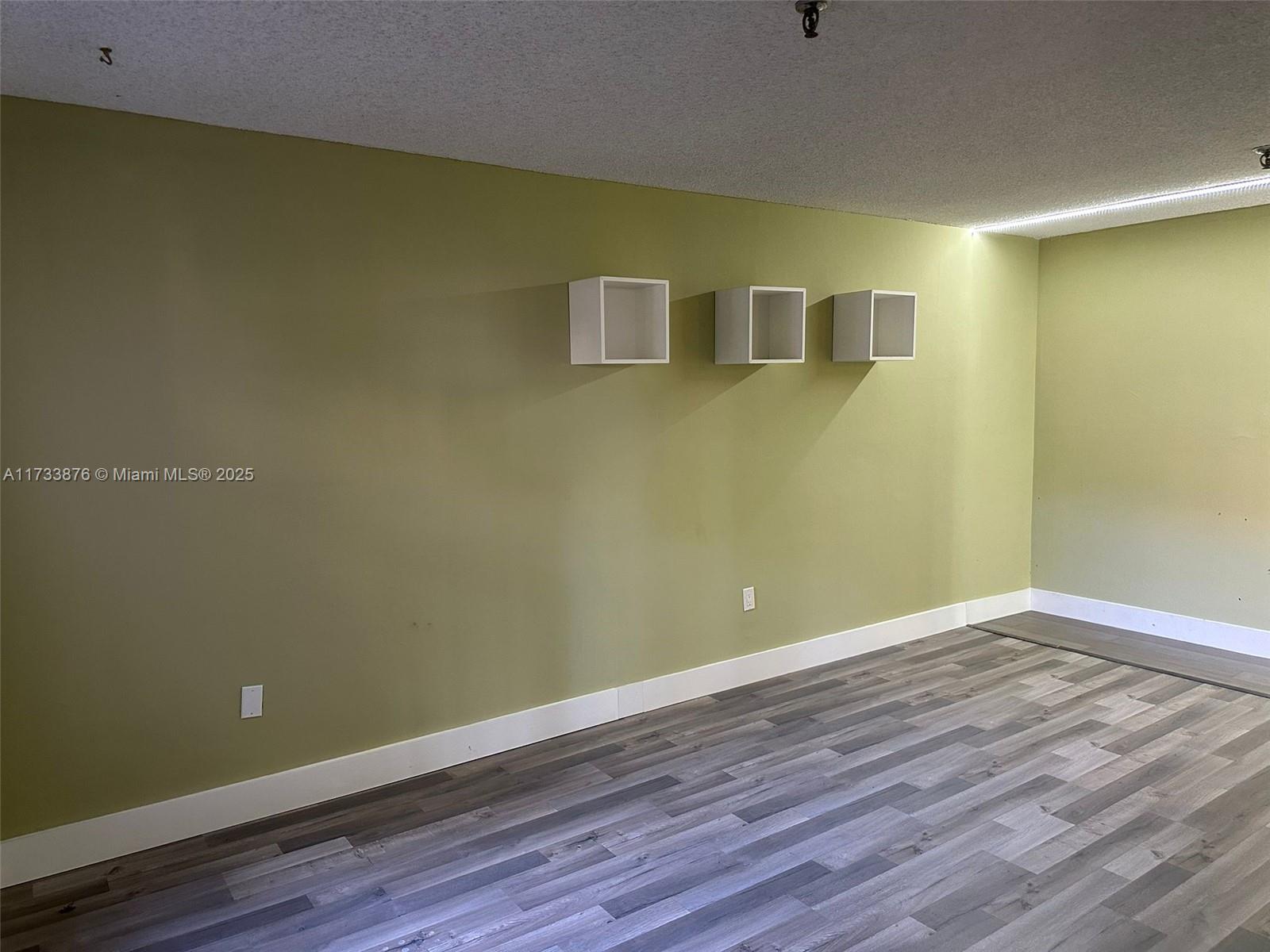 COCO WOOD CONDO - Residential