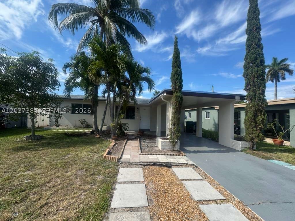NORTH ANDREWS GARDENS FIR - Residential Lease