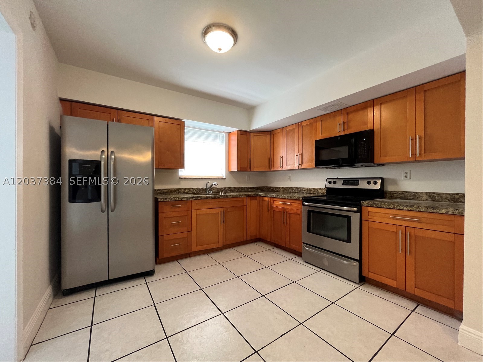 NORTH ANDREWS GARDENS FIR - Residential Lease