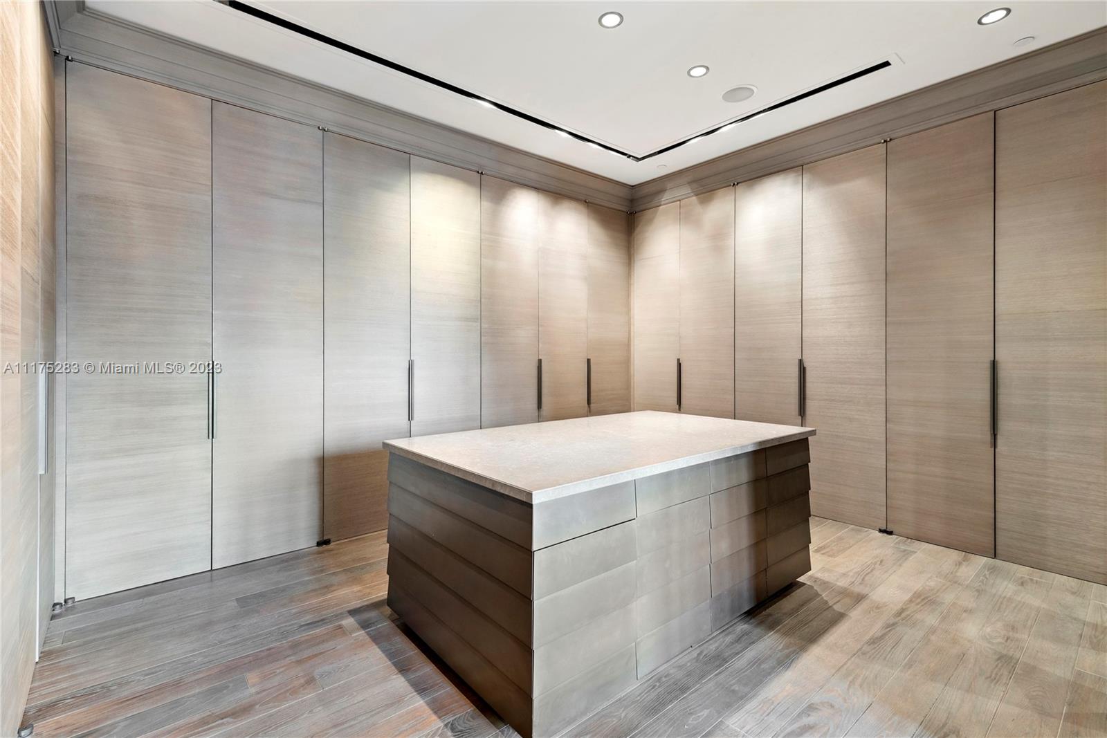 7400 OCEANSIDE AT FISHER - Residential