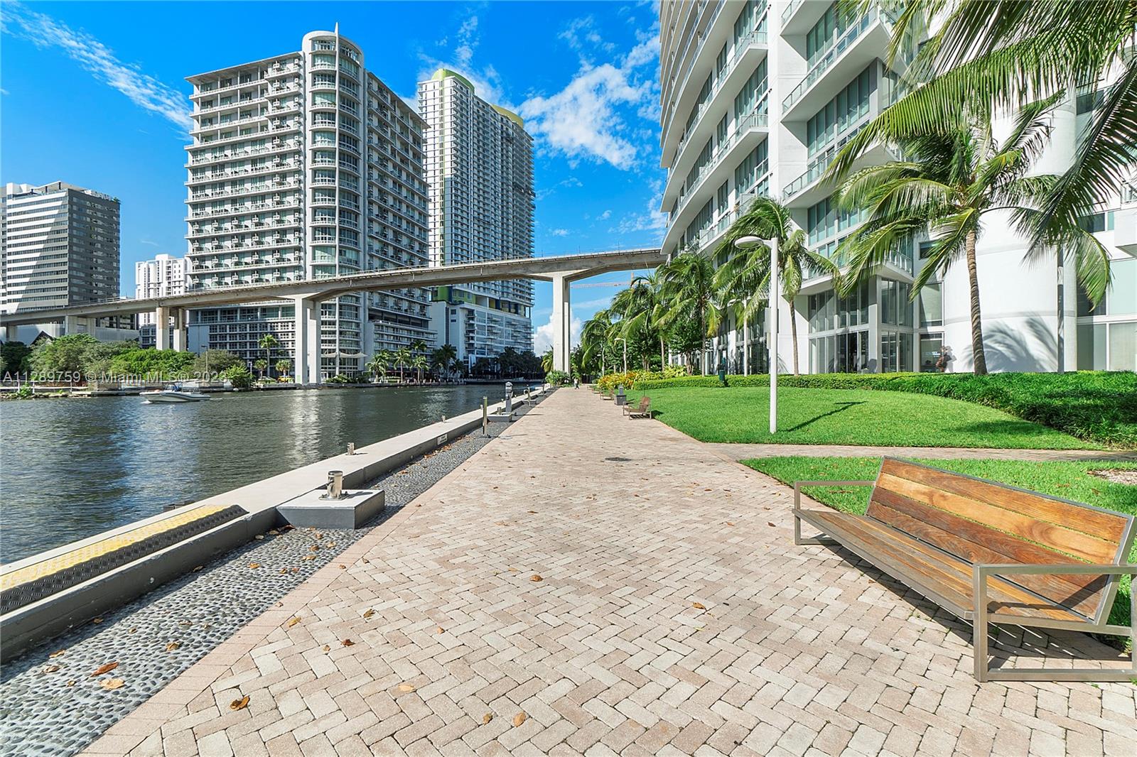 MINT CONDO - Residential