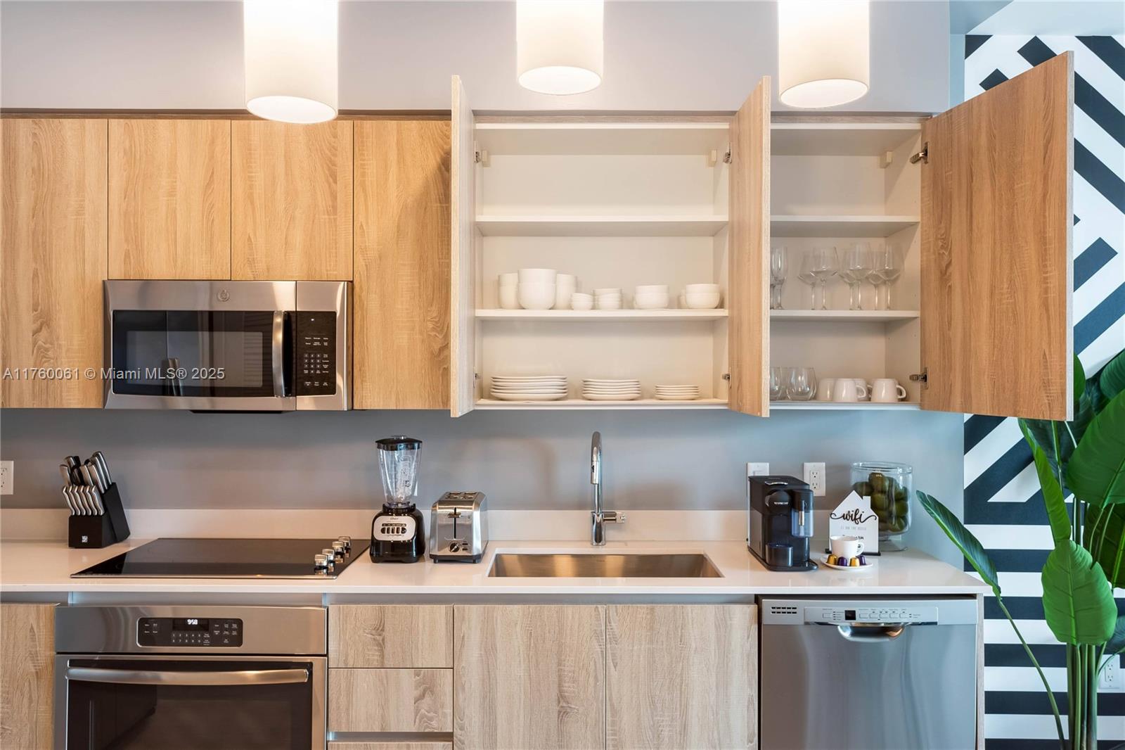 QUADRO CONDO - Residential