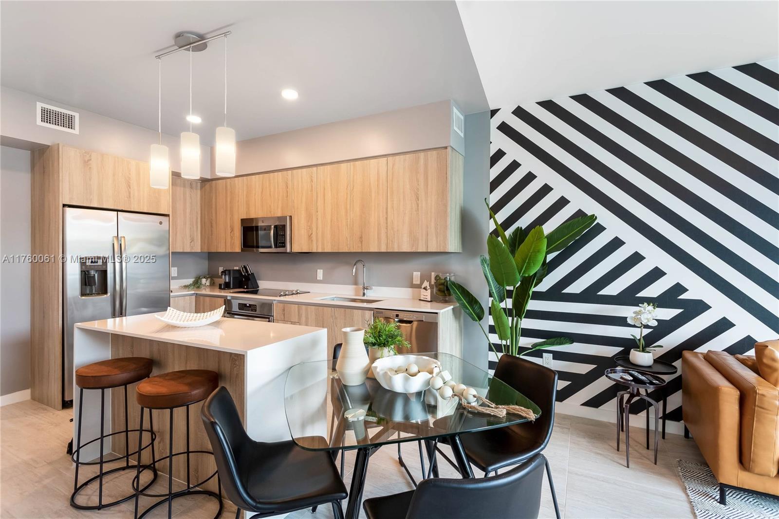QUADRO CONDO - Residential